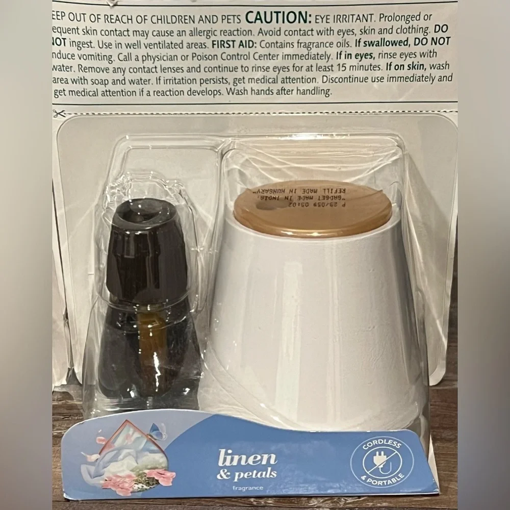 Air Wick Essential Mist Diffuser Linen & Petals X 2 Starter Kits Brand New!